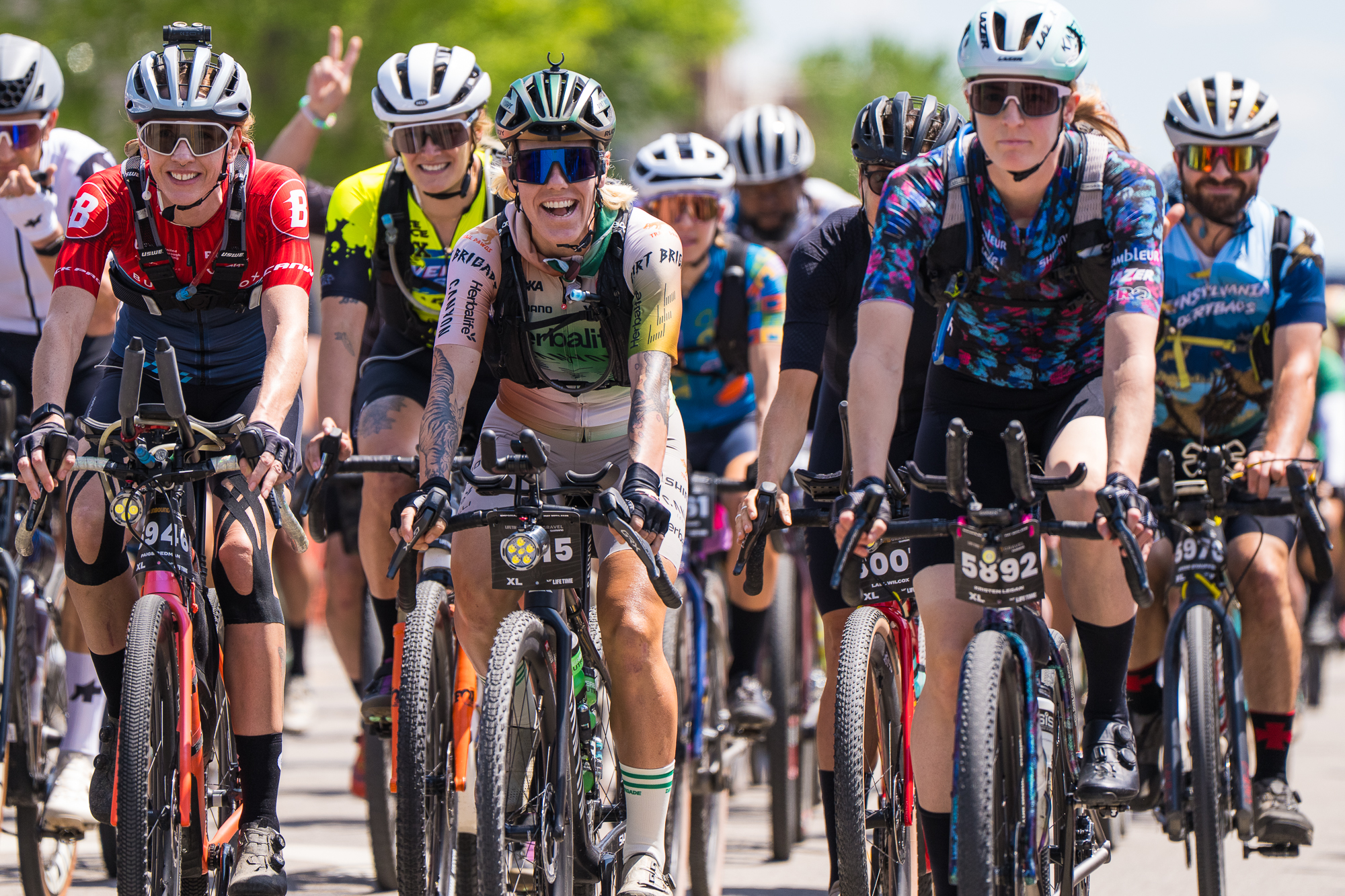 Unbound Gravel Race Day Photos by Kevin Mackinnon Slowtwitch News