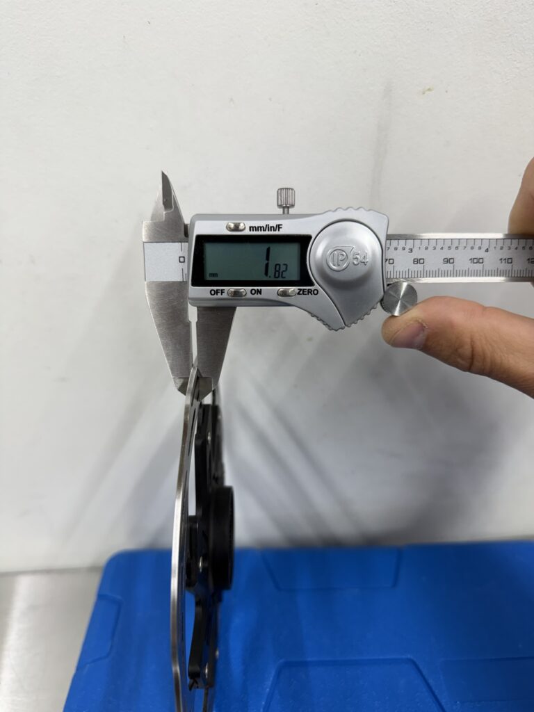 vwQF881